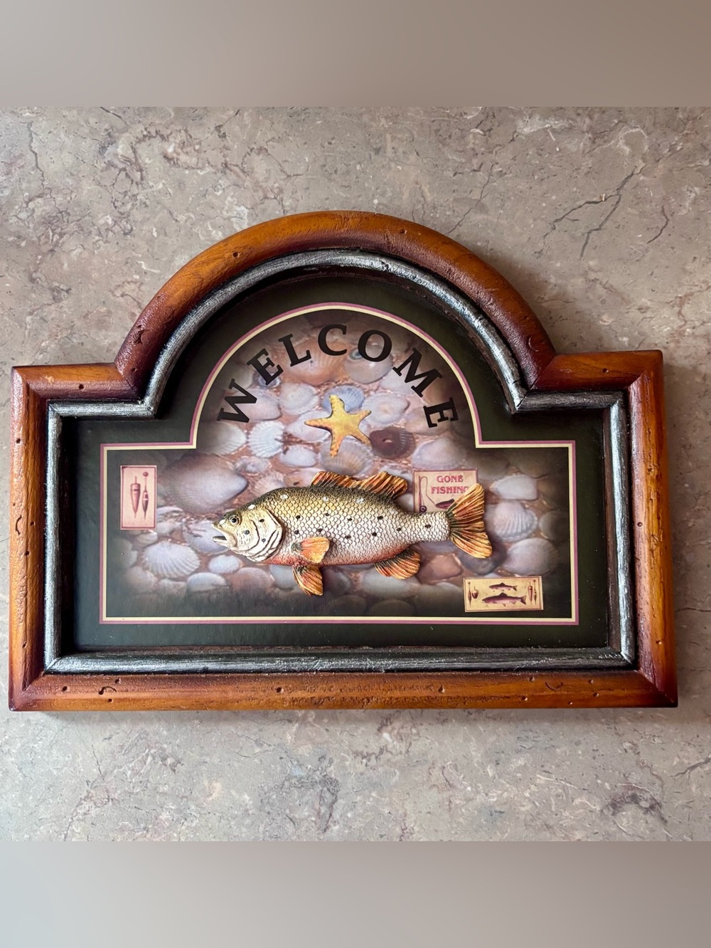 Welcome Fish Wall Plaque - Picture 1 of 3